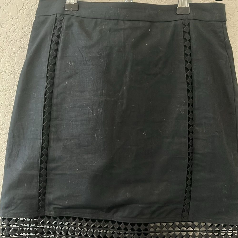 J.CREW Black Linen Pencil Shirt with Crochet Detailing, Size 2P - Picture 4 of 10